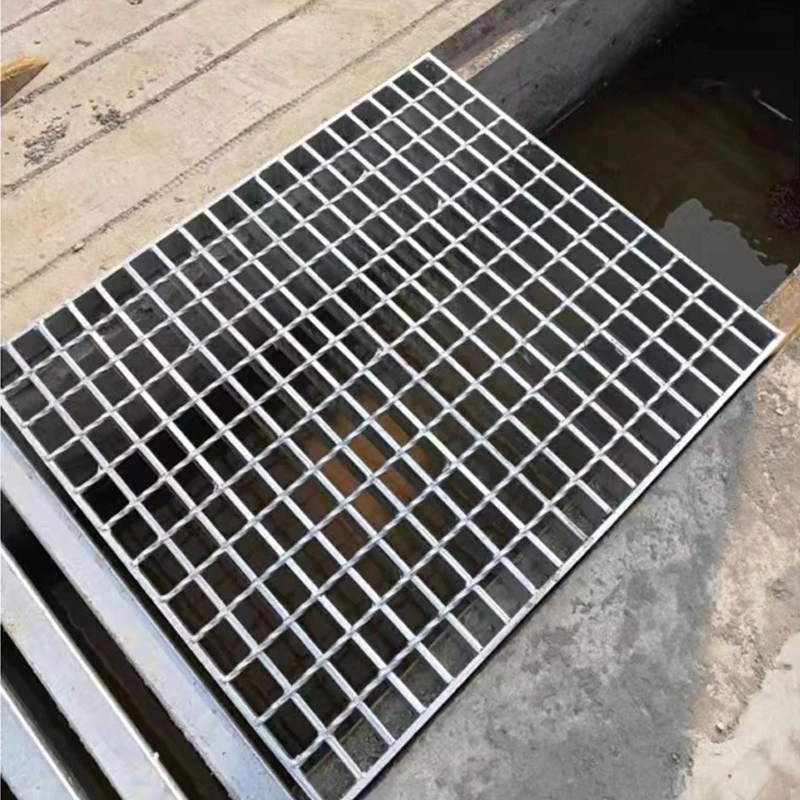 Material de construcción personalizado Servicio pesado galvanizado en caliente Acero inoxidable Rejilla para la cubierta de drenaje/trinchera