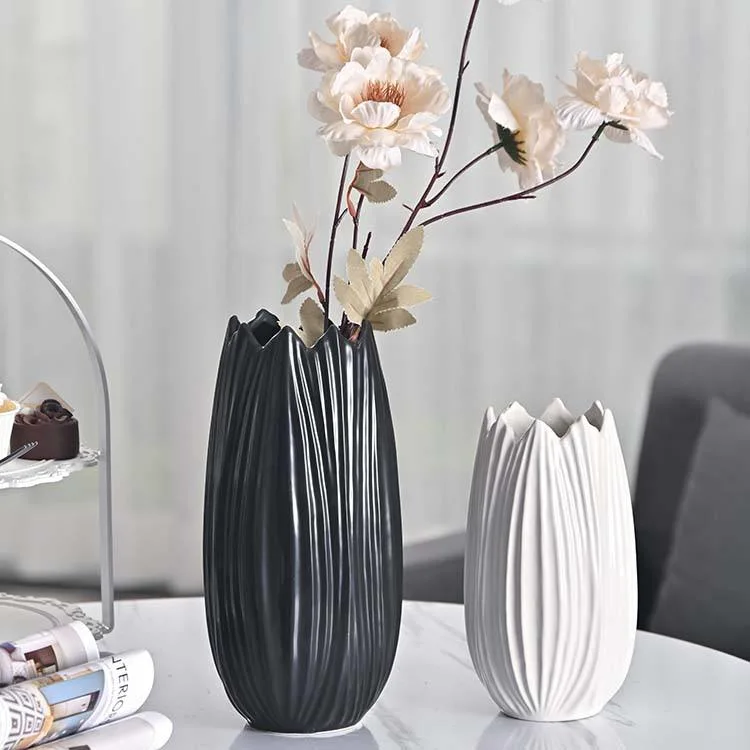 Holiday Decoration White Decorative Ceramic Flower Vase Pottery for Home Decor