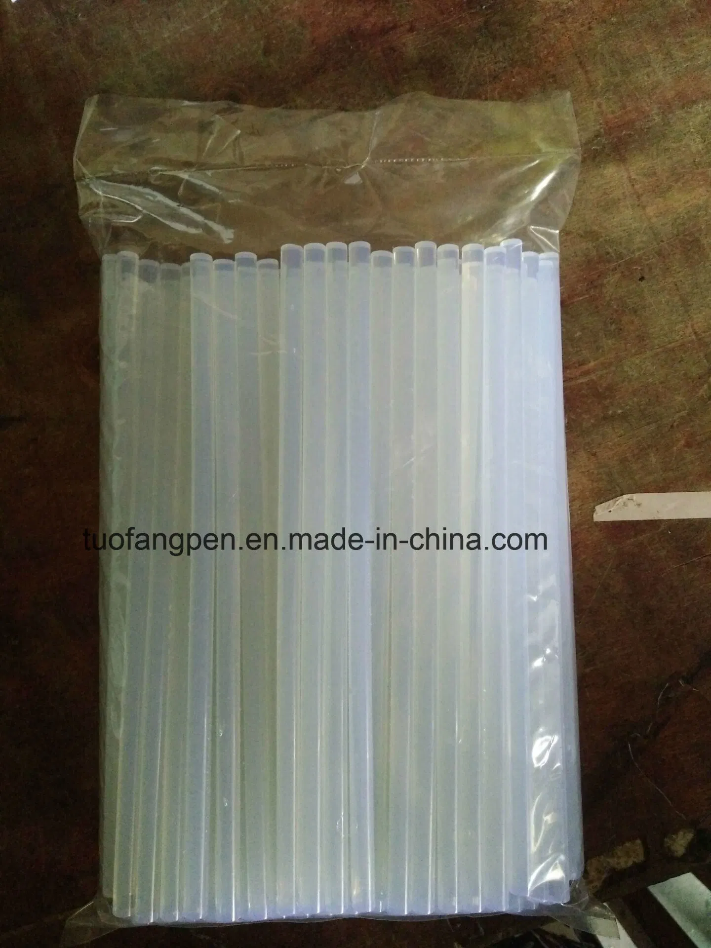 La resina transparente de adhesivo termofusible Stick