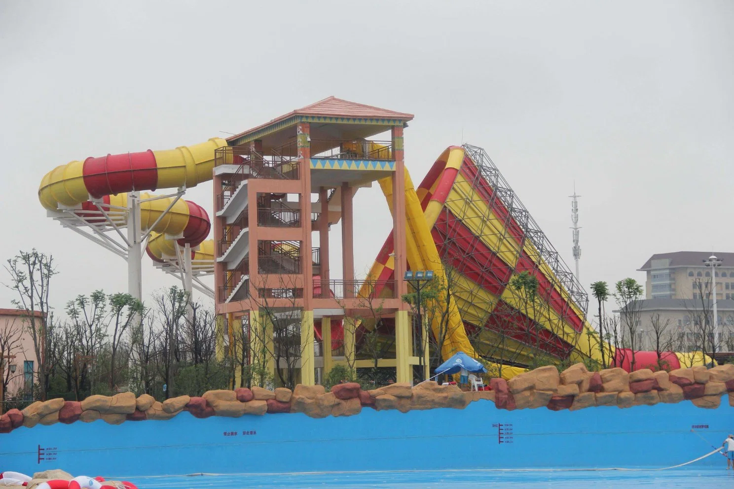 Large Outdoor Tubes Fiberglass Water Park Slide, Exciting Water Park Slide Manufacturer