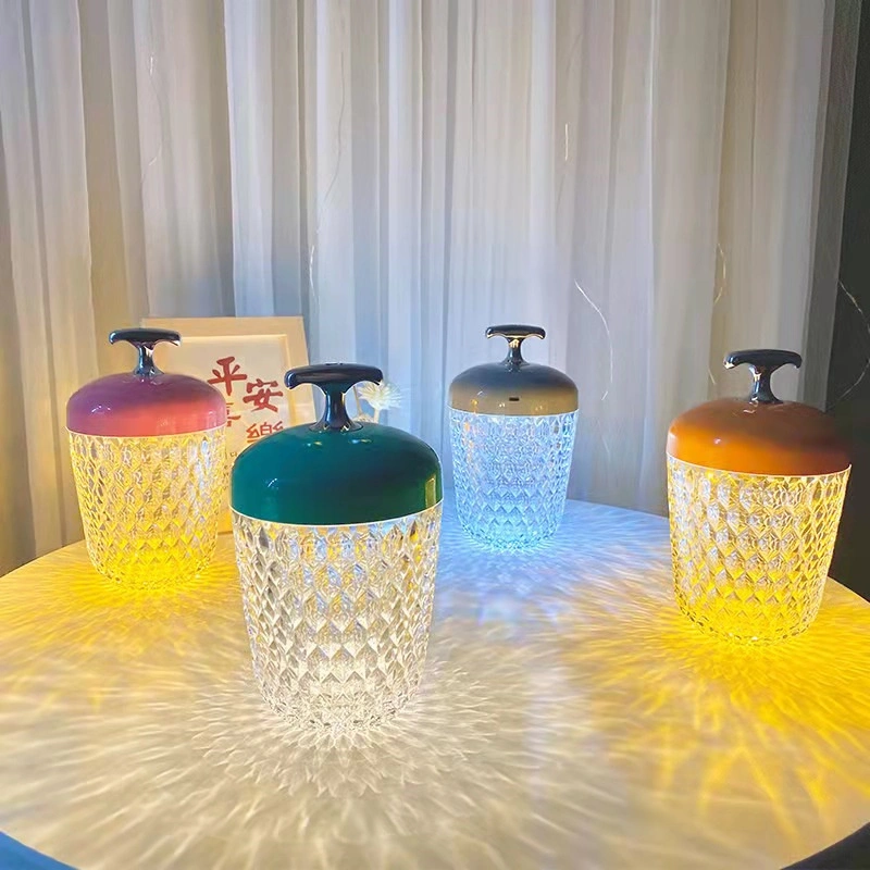 Portátiles modernos decorativos inteligente Batería de litio operado cambiante RGB LED Lámparas de decoración de restaurantes de la cama con 3-El Color de luz cálida de las luces de luz fría