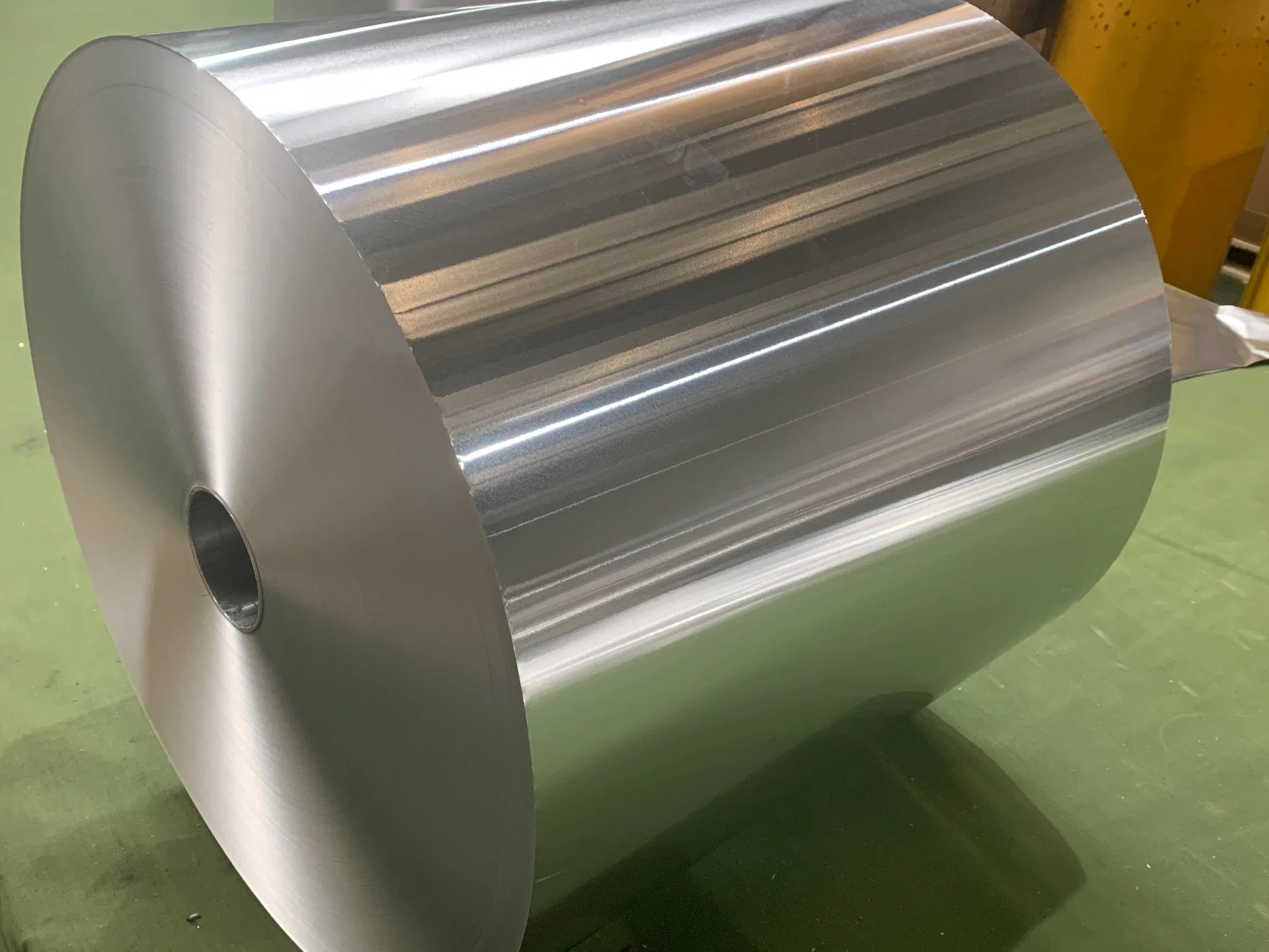 Factory Price Household Small Roll 1235 8011 8079 O Color Container Food Grade Tin Paper Jumbo Roll 9-200 Microns Aluminium/Aluminum Foil for Packing