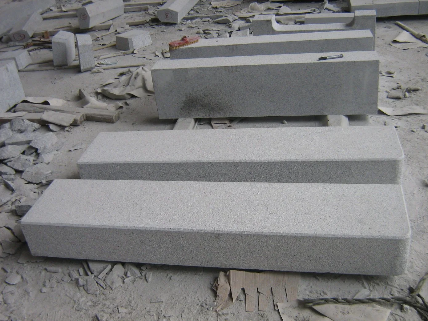 China Road Pavers Middle Grey Granite Curbstone/Kerbstone