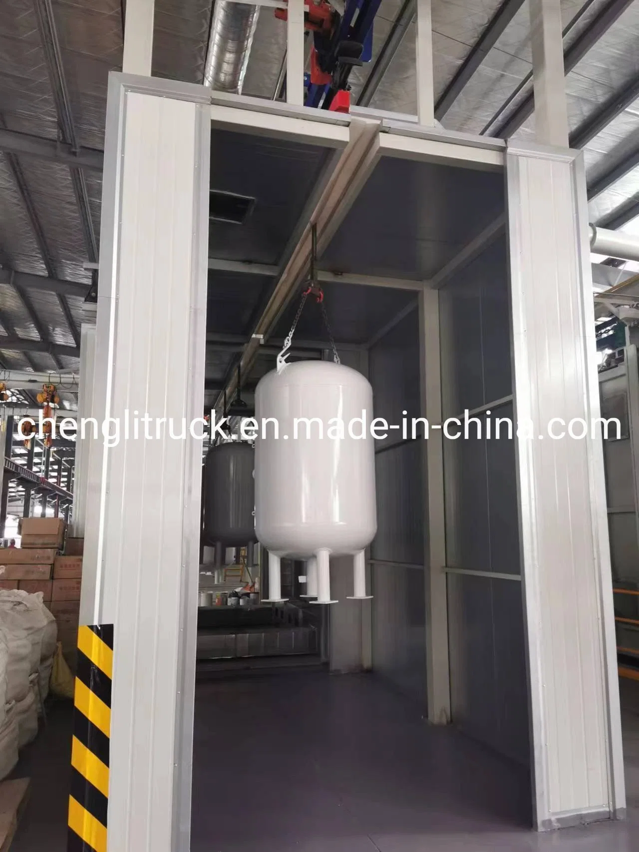 Clw 500L-1000L Stainless Steel LPG Vertical Storage Tank for Sale