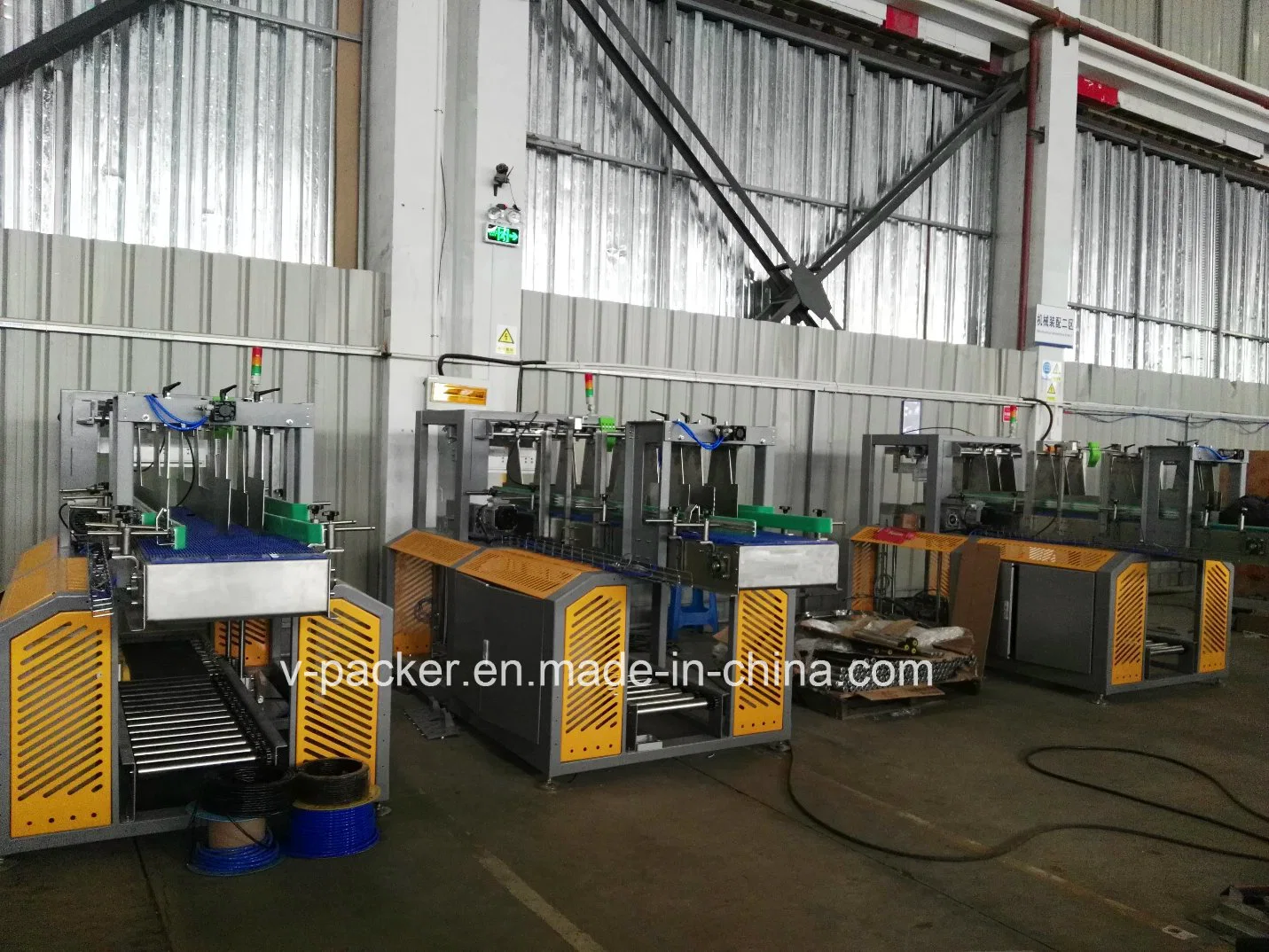 Automatic Flat Bottles Box Filling Machine for Cold Drinks Packing