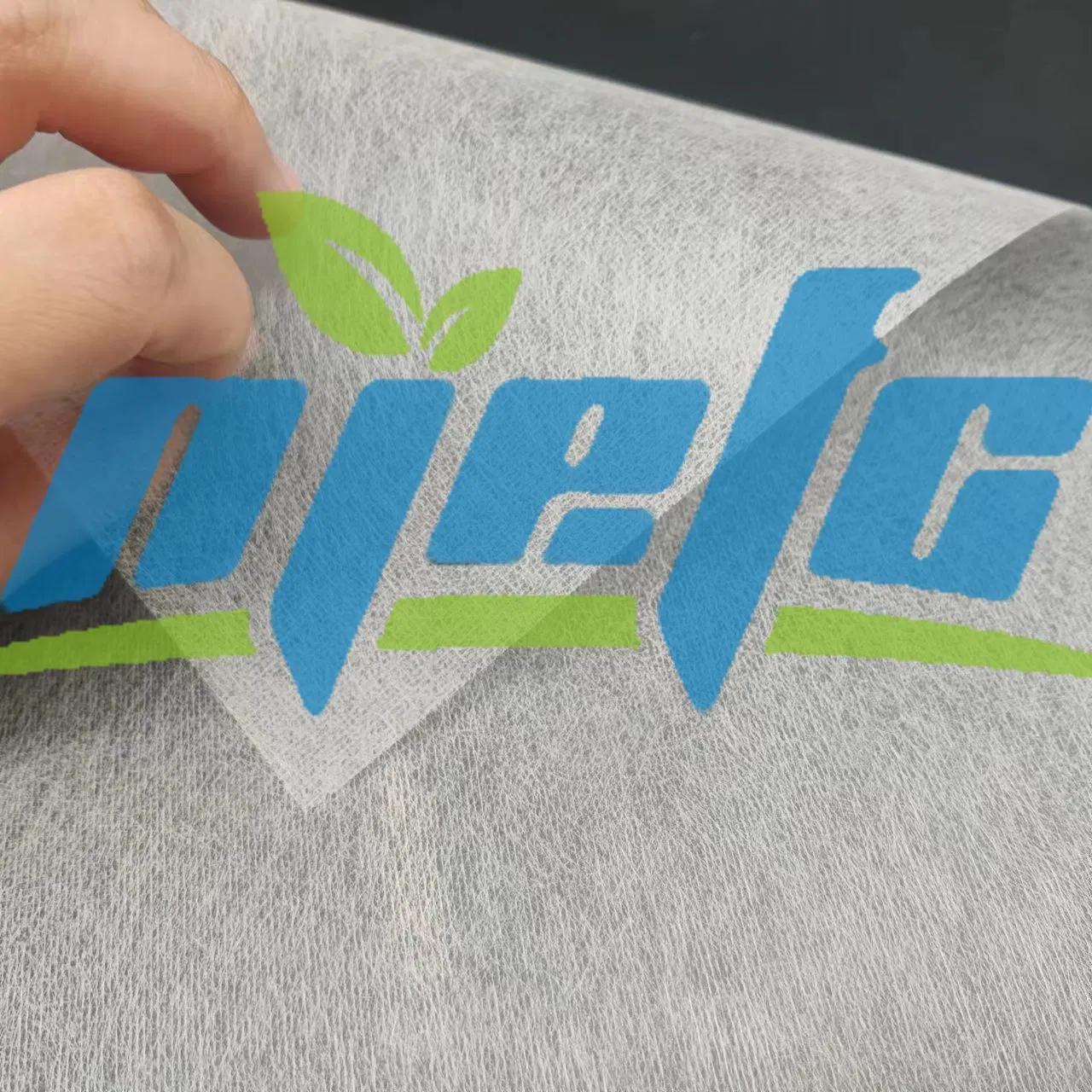 Tapis de tissus de surface en fibre de verre en tant que matériau de base pour emballage anti-corrosion
