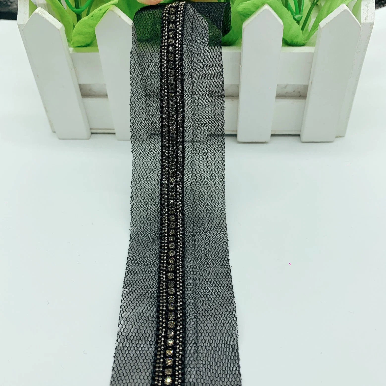 Black Lace Trim with Beaded for Apparel Chain Trimming