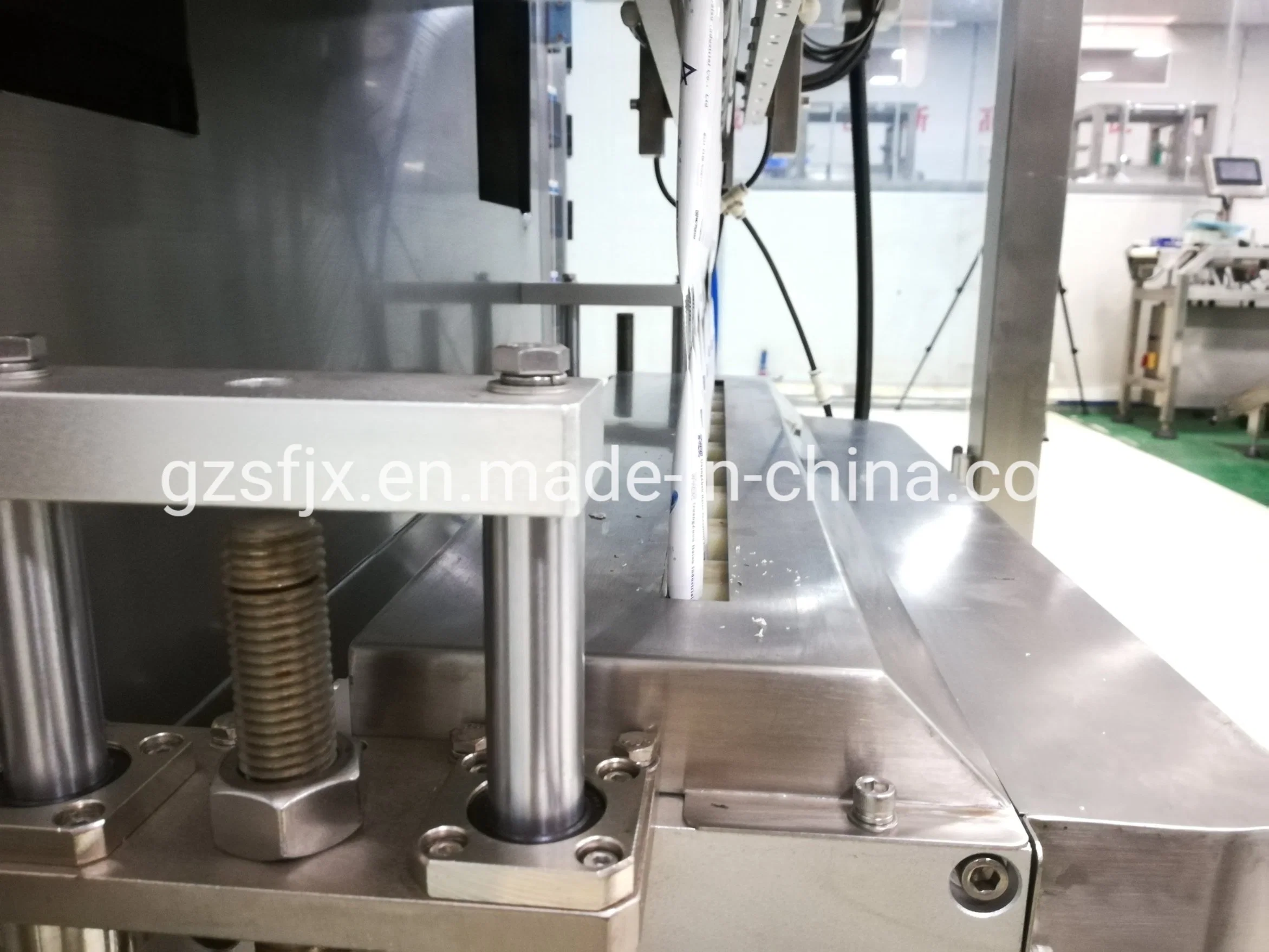 Automatic Food Grain/Rice/Nuts/Peanuts/Sugar/Beans/Salt/Granule Volumetric Filling Packing Packaging Machine