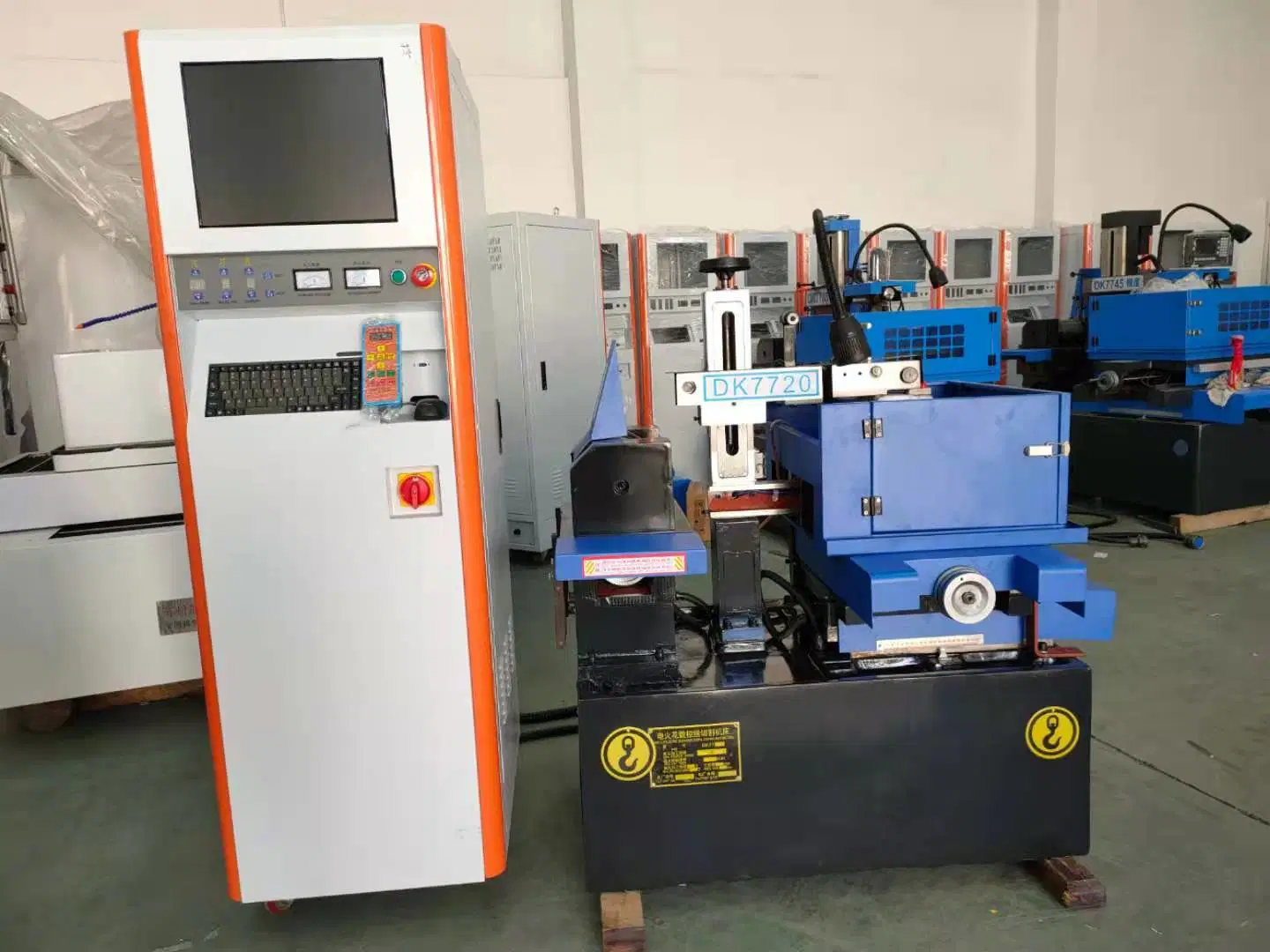 Multifunctional High Performance EDM Molybdenum Wire CNC Cutting Machine Dk7763