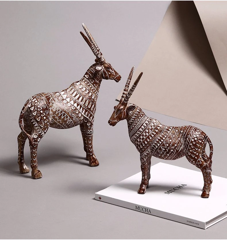 Modern Concise Style African Savannah Antelope Statue TV Decoration