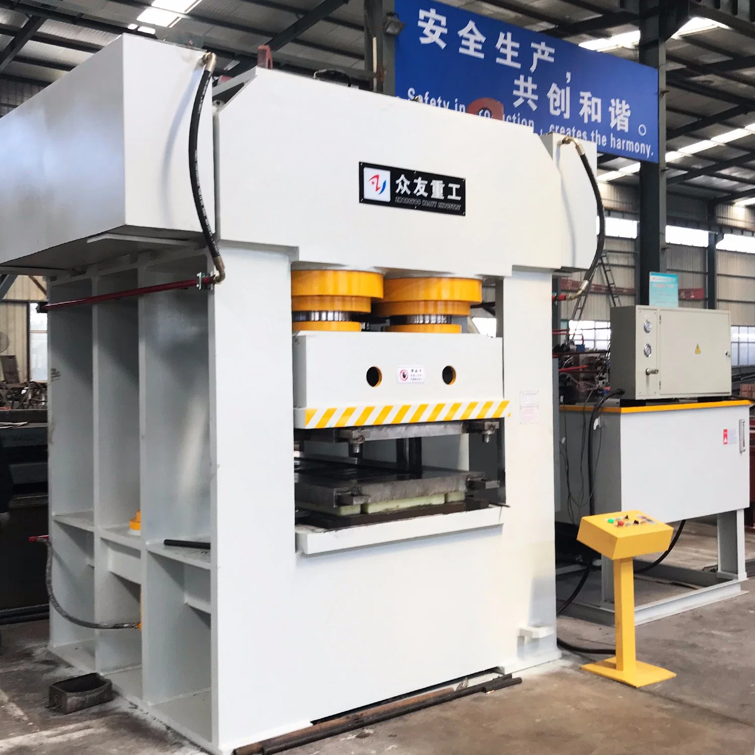 Zhongyou High Efficiency Automatic 2500 Ton/3000 Ton Iron Steel Metal Door Panel Embossing Door Skin Hydraulic Press/Pressing Machine with Ce&SGS