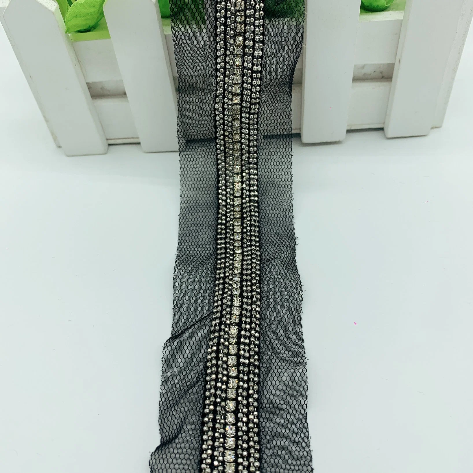 Black Lace Trim with Beaded for Apparel Chain Trimming