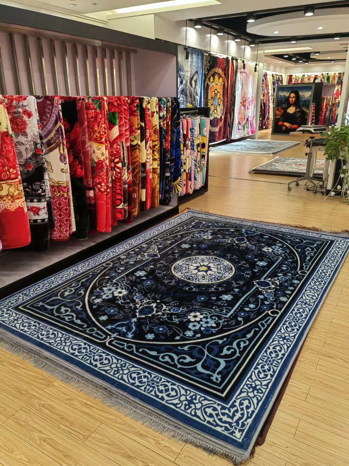 China Soft Prayer Carpet Mat Rugs for Muslim Soft Travel Indoor Praying Rugs Mat Saudi Uzbekistan Middle East Turkey Soft Carpet Rugs Factory