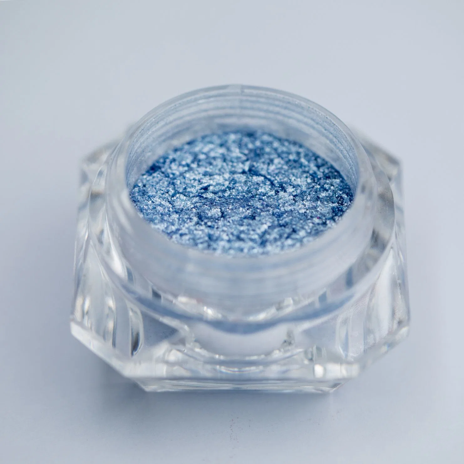Los pigmentos de efecto de brillo perlado Diamante pigmento D670b escama de vidrio el espacio de color claro de color azul.