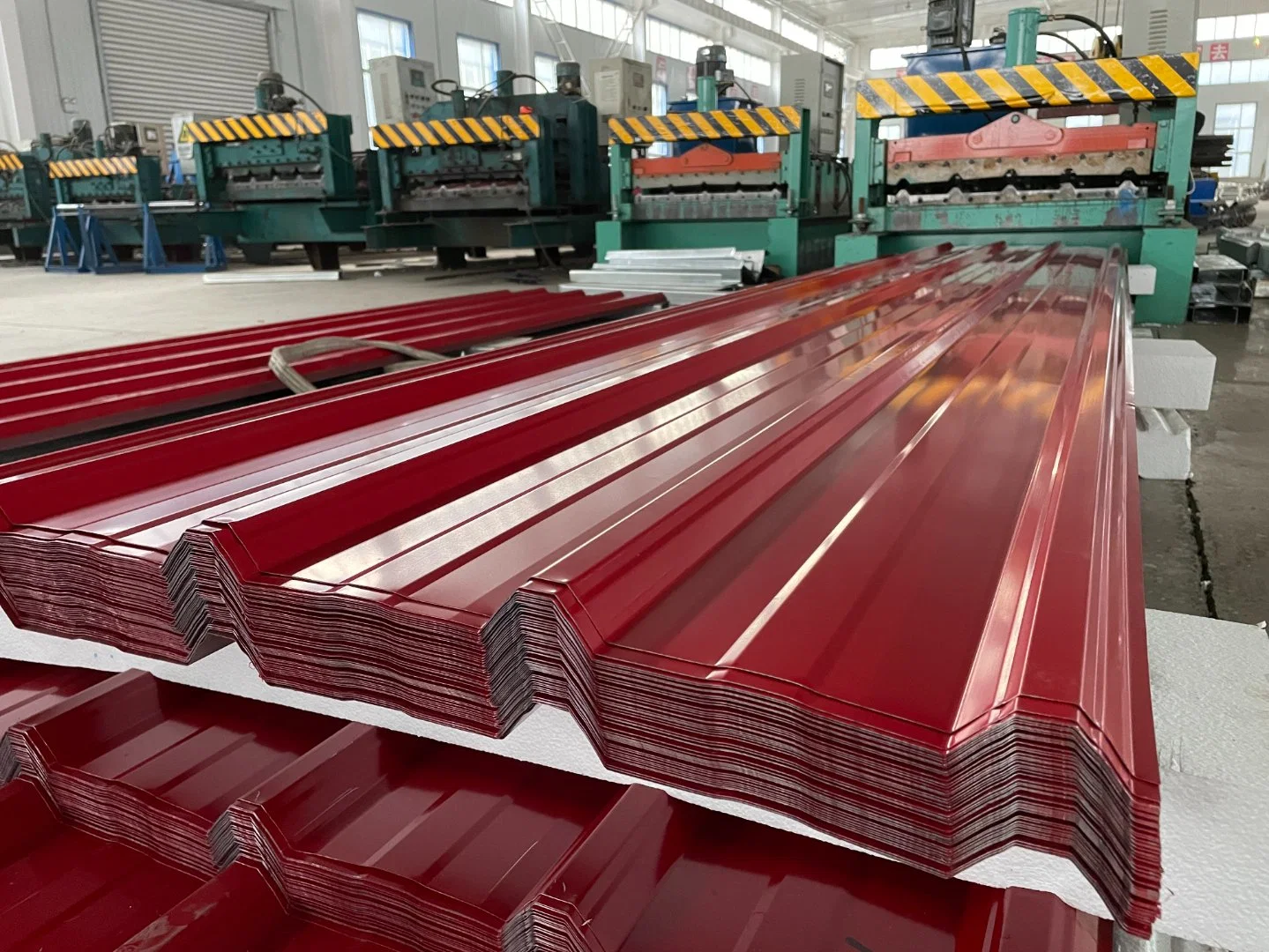 Tile Panel Price Customized Red Color Coated Pressed Color Steel Sheet