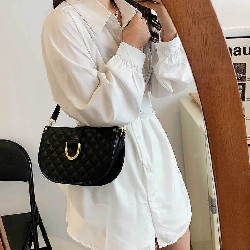 2022 Famous Brand Affordable Custom Lock Crossbody Women Shoulder Half Moon Handbags Wholesale/Supplier