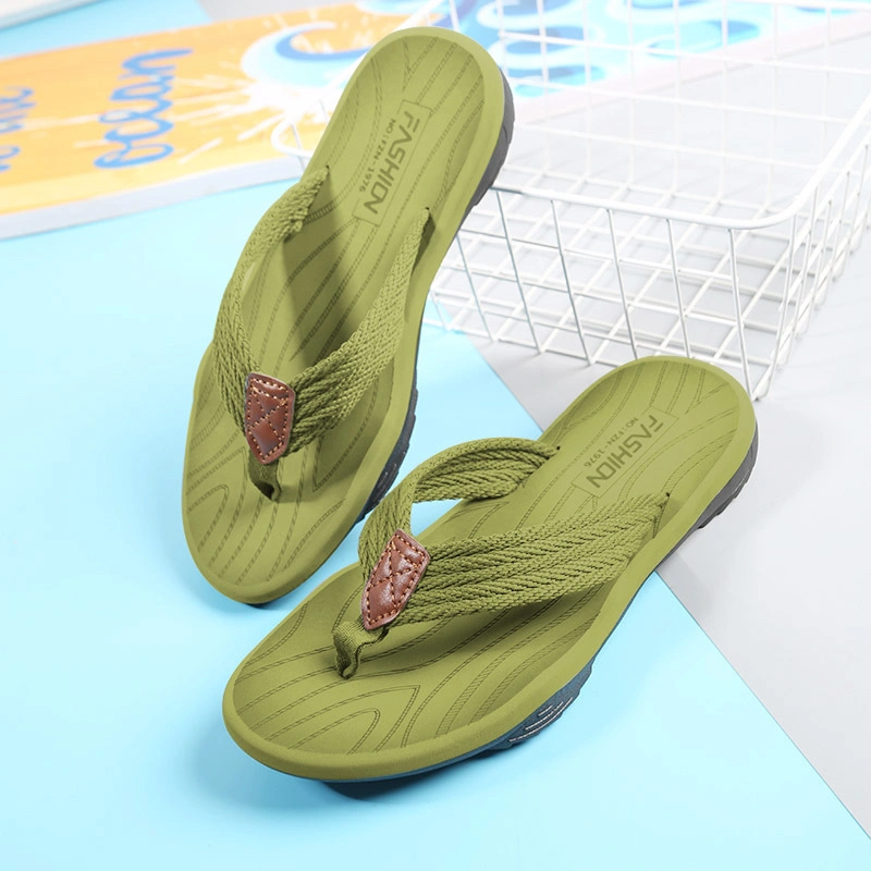 Marca Diseñador Verano Nuevo fondo suave antideslizante Flip Flops Moda Tendencia Chanclas para hombre Zapatillas de playa informales