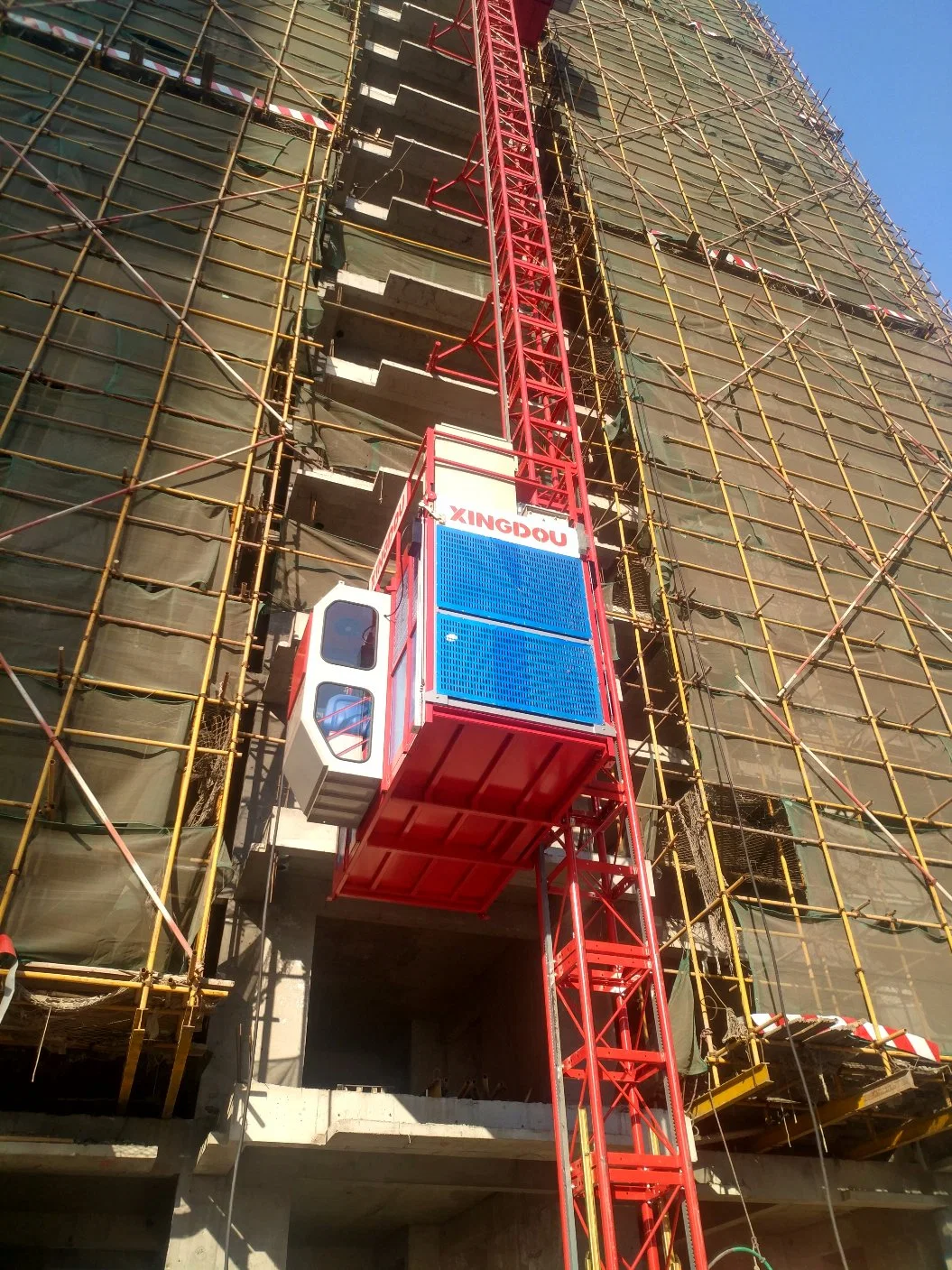 Long Service Life Building Hoist Elevator with Safety Device Construction Hoist Lift