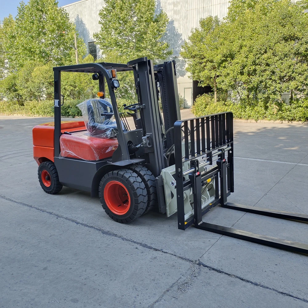 Dual Front Wheels 4t Diesel Forklift with 2m Long Forks