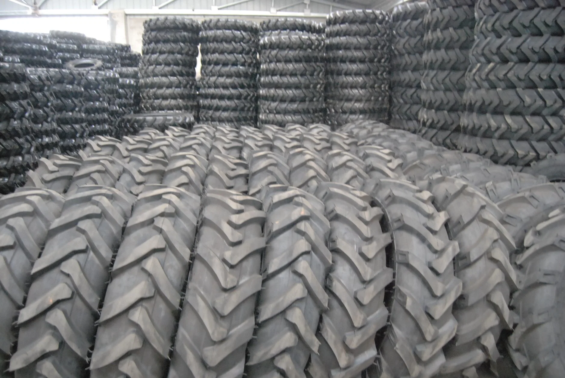 Agriculture Tire Tractor Tires R-1 Pattern 8.25-16 8.3-20 8.3-22 8.3-24 9.5-16 9.5-20 9.5-22 9.5-24 Used for Farm