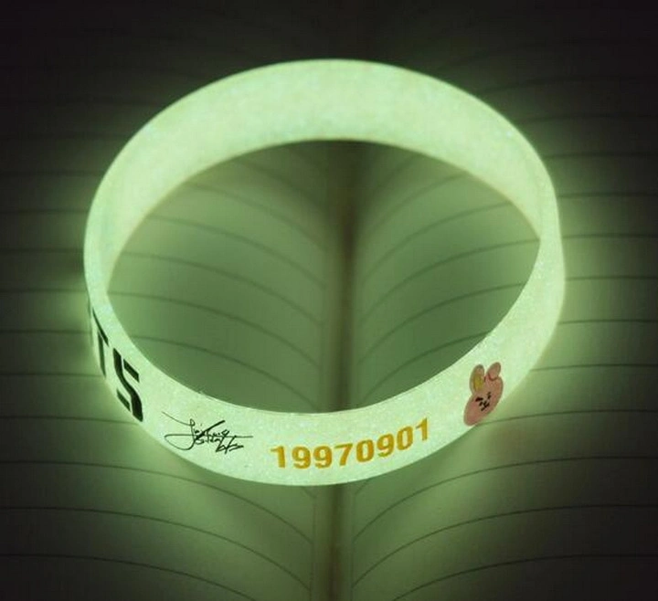 A decoração de parte da Vela Aquecedora bracelete LED LED multicolorido bofetada banda com a marca do OEM