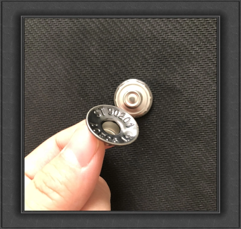 Middle Hole Shank Button with Engraved Logo and 2 Pin Kata