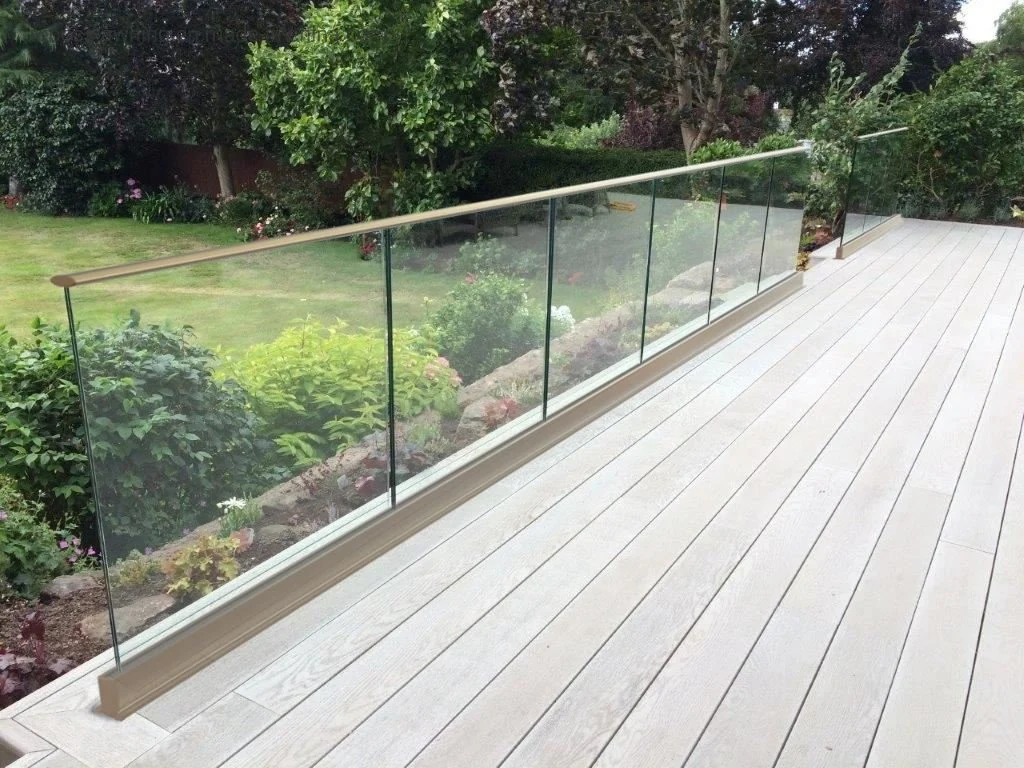 Glass Fence for Garden Protection