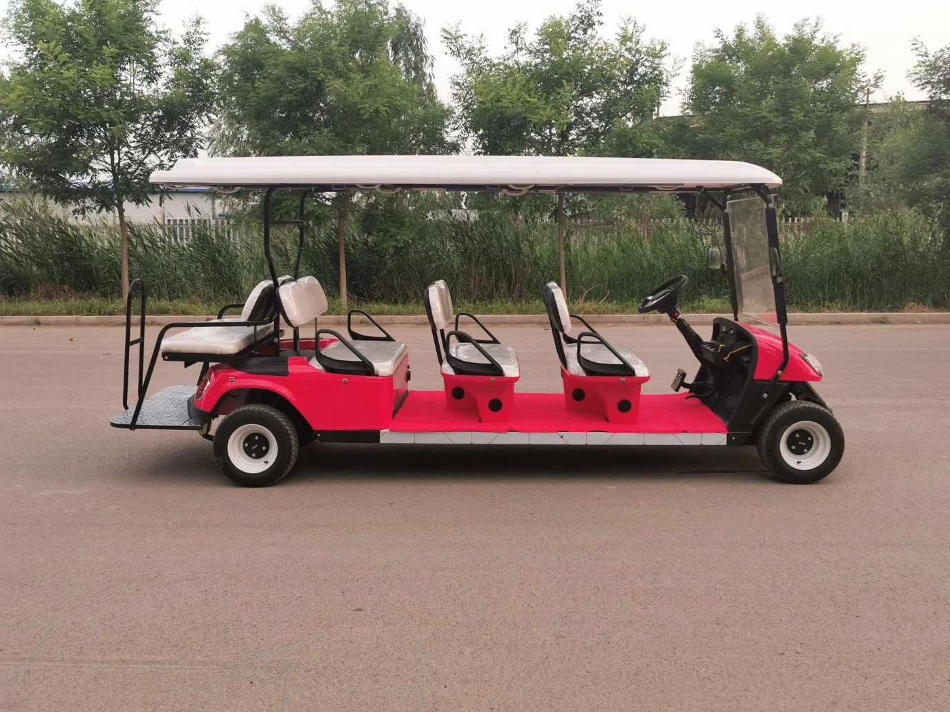 Made in China Golf Electric Sightseeing Vehicle with Four Rows and Eight Seats