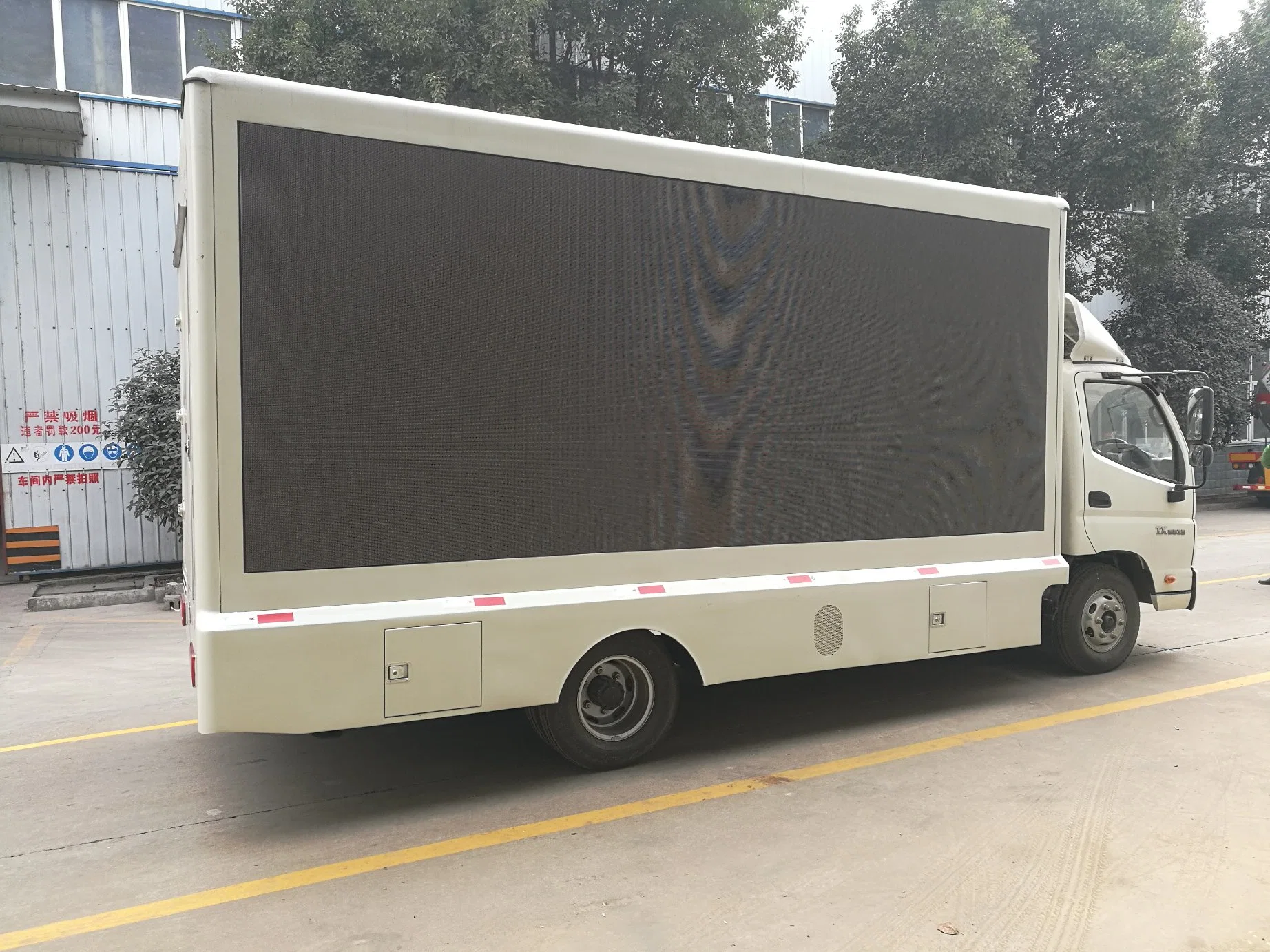 Foton High Brightness 3 Sides Full Color P4 P5 P6 Mobile LED Billboard Truck Advertisement LED Screen Price