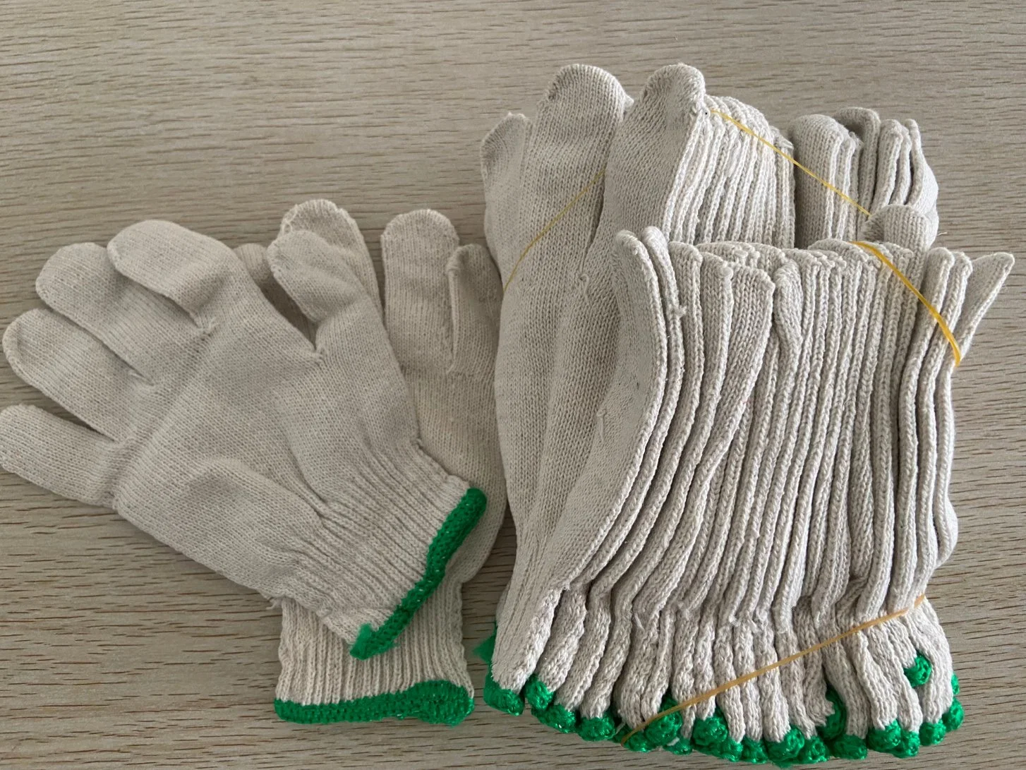 Special Sale on a Batch of White Cotton Gloves