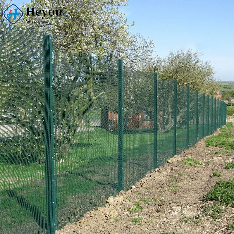 China Supply anti-gravis et anti-coupure Cattle Field 358 recouvert de vinyle Sécurité soudure fil de densité Fence de maillage pour la protection Fence de jardin