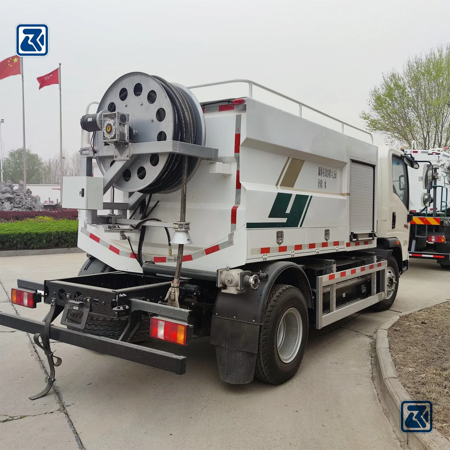 HOWO 4X2 High-Pressure Cleaning Vehicle for Underground Pipeline Dredging Truck