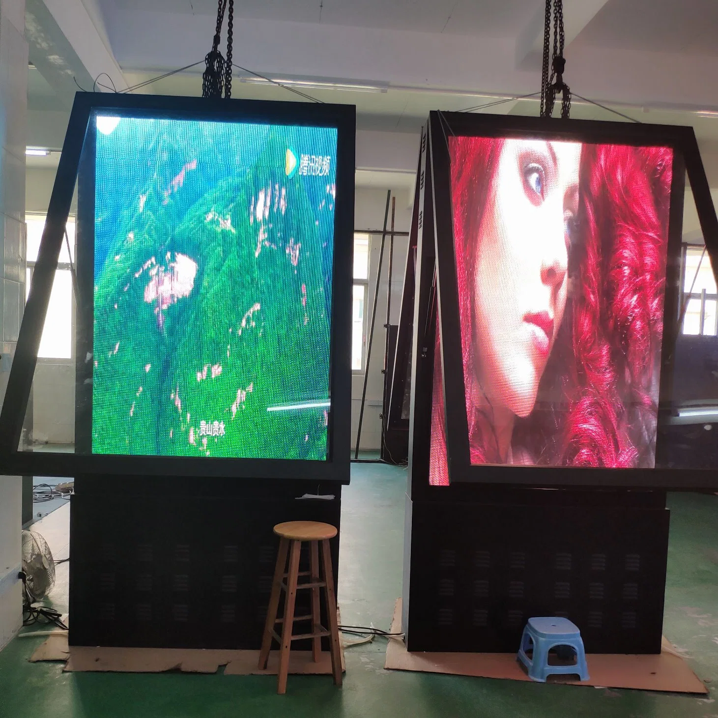 HD P2 P2.5 Floor Standing LED Poster Full Color Indoor Commercial Advertising LED Display