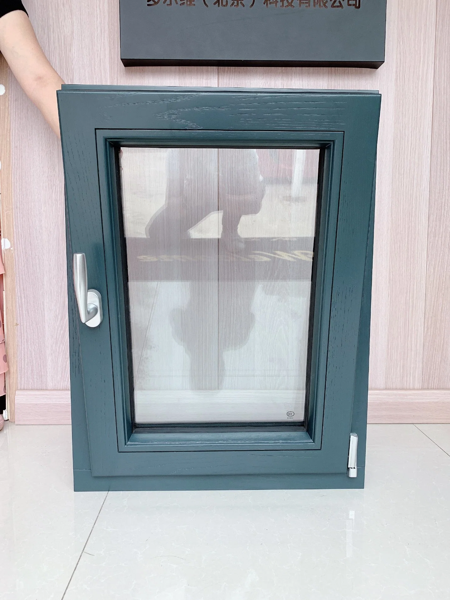 Modern CE Certified/Tested in Accordance with Nfrc Latest Window Designs Double Glazed Wood Tilt and Turn Windows