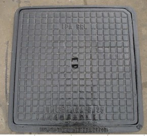 En124 B 125 Square Ductile Iron Casting Manhole Cover and Frame