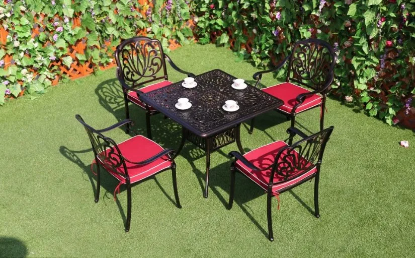 Outdoor Patio Garden New Restaurant Metal Dining Outdoor Furniture Cast Aluminum Table and Chair Set

Ensemble de table et de chaises en aluminium moulé pour mobilier de jardin extérieur, patio, nouveau restaurant.