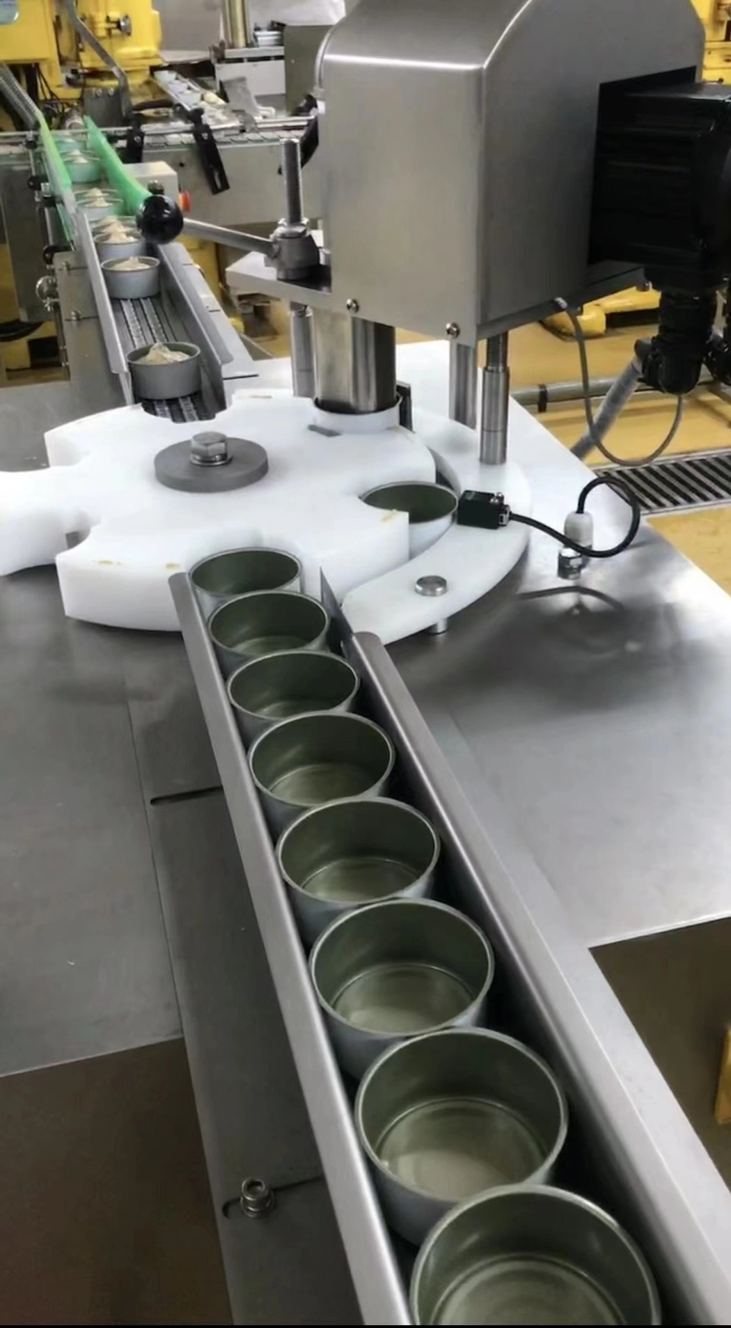 Industrial Automatic Luncheon Meat Tin Can Production Line Customized Conveyor