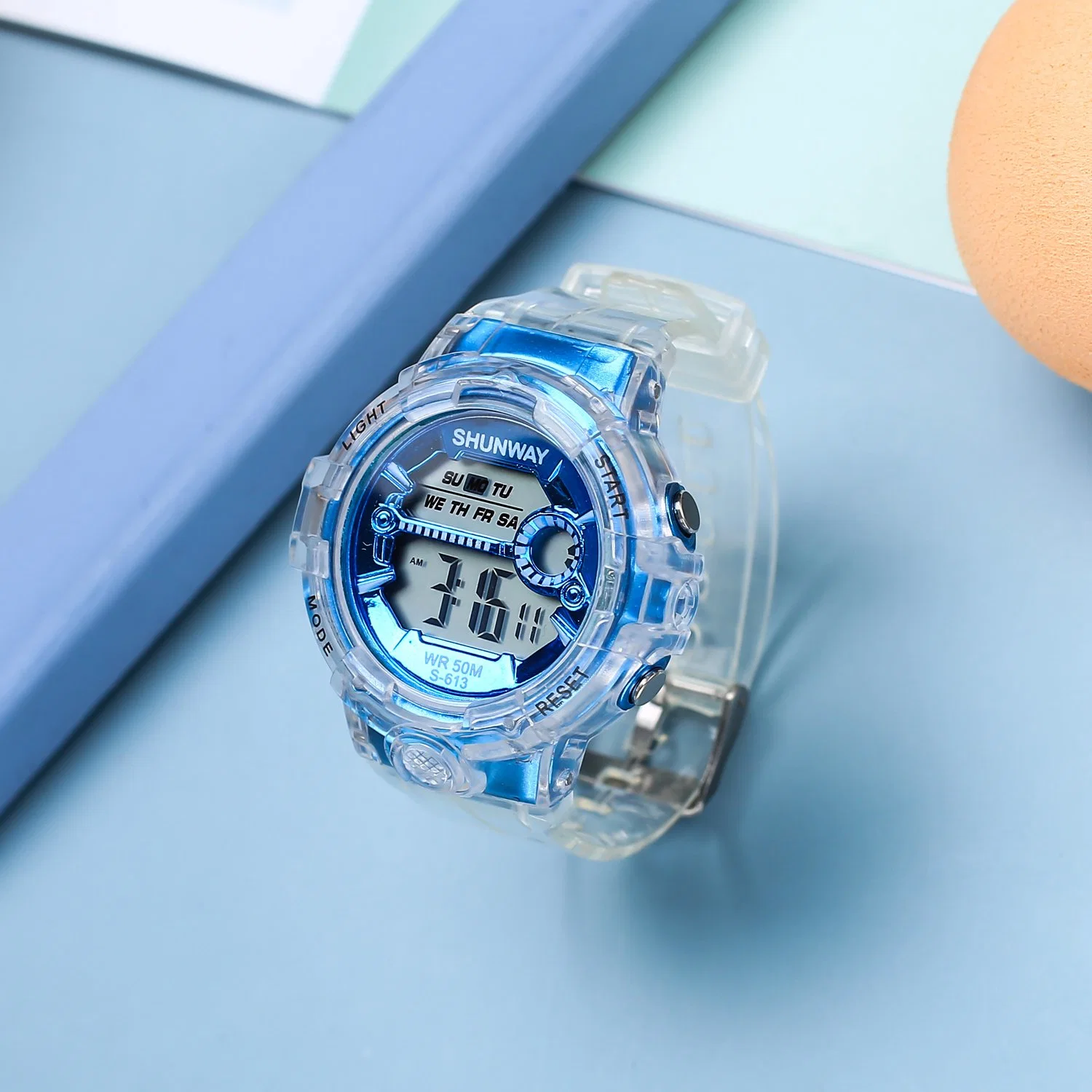 Montre pour enfants LED plastique numérique poignet montre nouveau modèle femmes Montre numérique sport étanche personnalisée