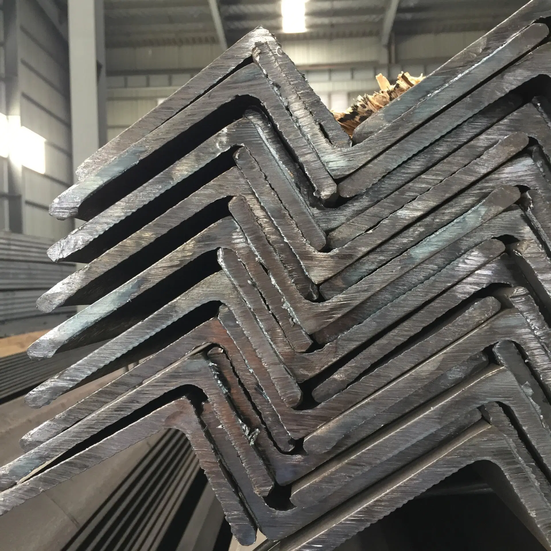 The Manufacturer Directly Supplies Equilateral Angle Steel with Complete Specifications Galvanized Angle Steel for External Hanging of Curtain Wall