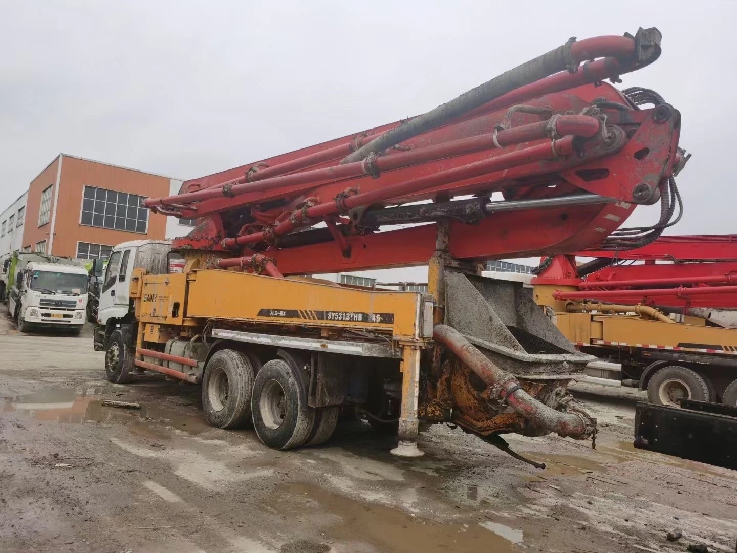 Concrete Mixer Machine 43 Meter Used Concrete Pump Heavy Equipment