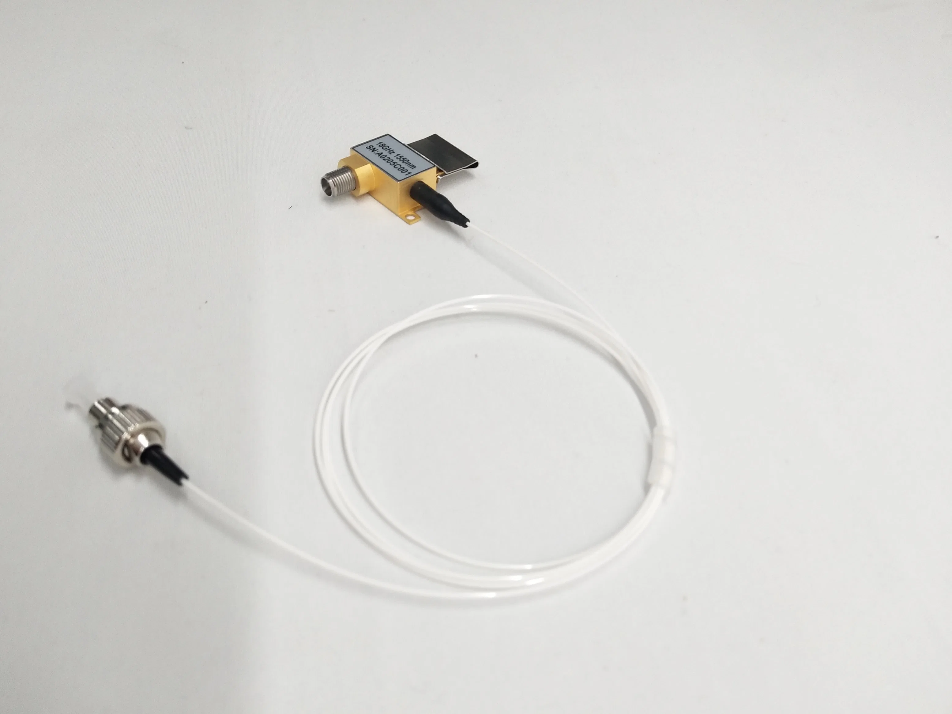 Broadband RF Direct-Tuned Dfb Laser with Low Noise for Lidar Ecm