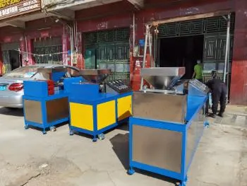 Ligne de production de fabrication de machines pour la transformation de produits en plastique pour les petites entreprises.