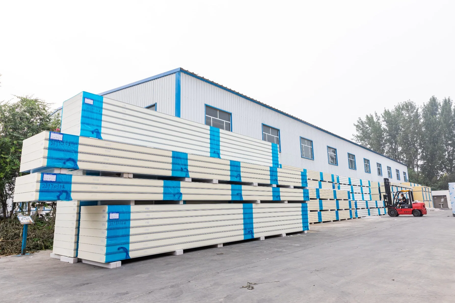 Cheap Wall Decoration Aluminum Building Material PU Sandwich Panel with Film-Coated Packaging and Shipping