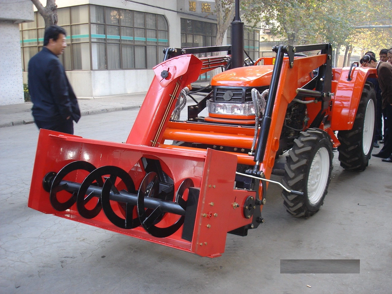 Fabricado en China Taihong marcas CE de la herramienta de jardín montada en el Tractor Quitanieves atrás