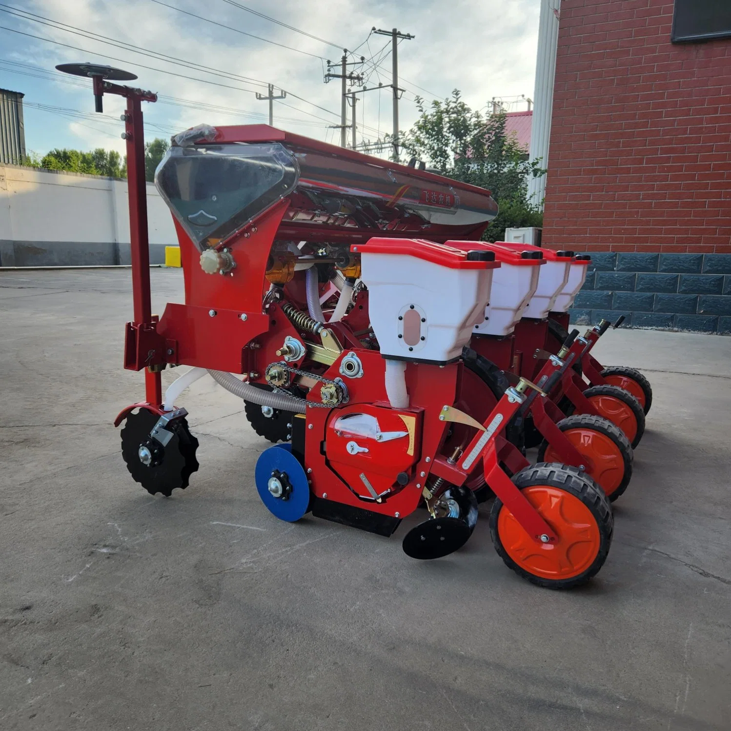 4-Row Pneumatic Corn Seeder with Fertilizer