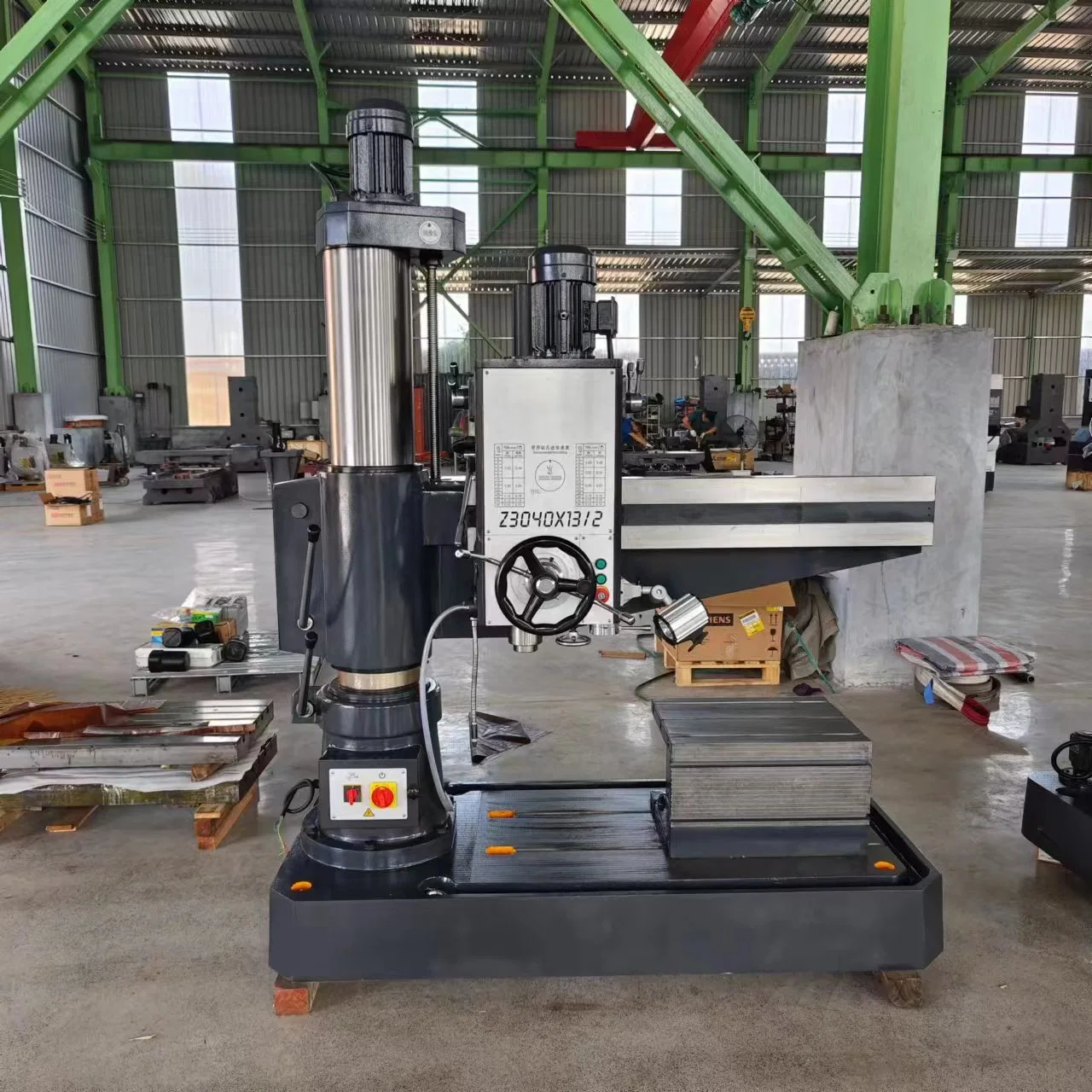 Universal Radial Drill Mechanical Type Z3040