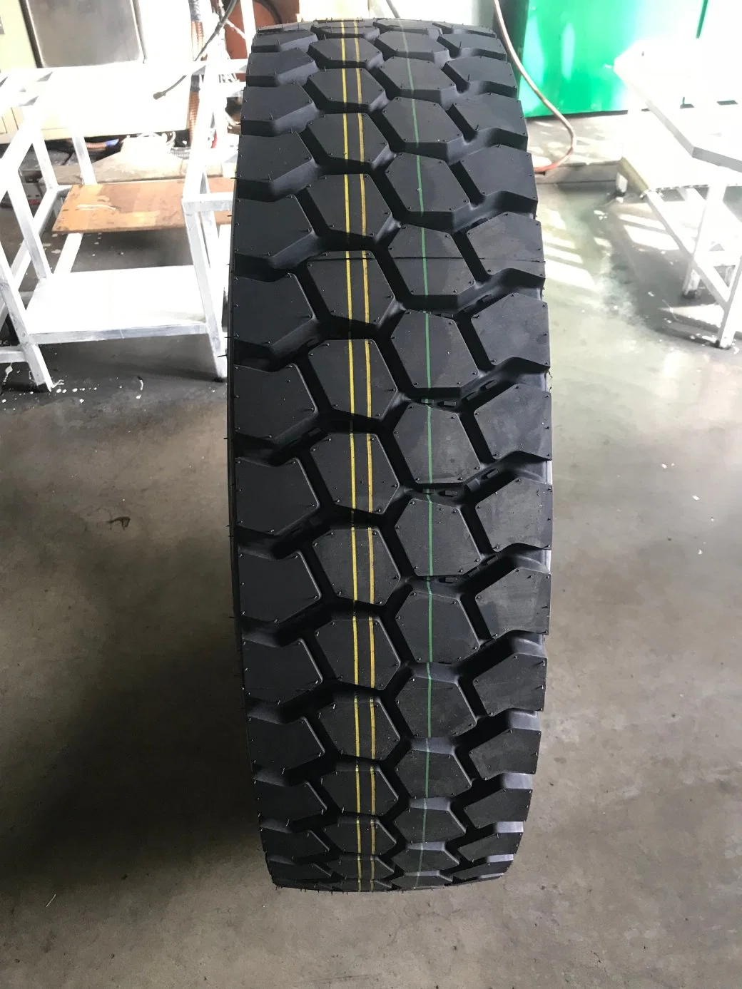 Truck Tire12r22.5 High Quality Cheap Price Constancy Brand