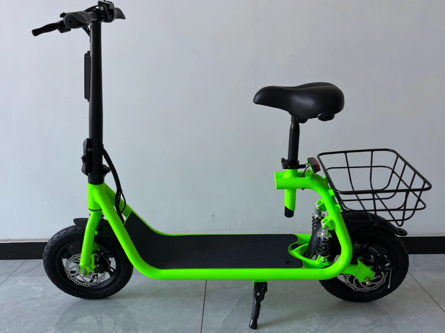 Eco-Friendly Aluminum Frame Cheap Mini City Bike Moped Three Speed Modes 25km/H Maxspeed Electric Scooter for Commuting