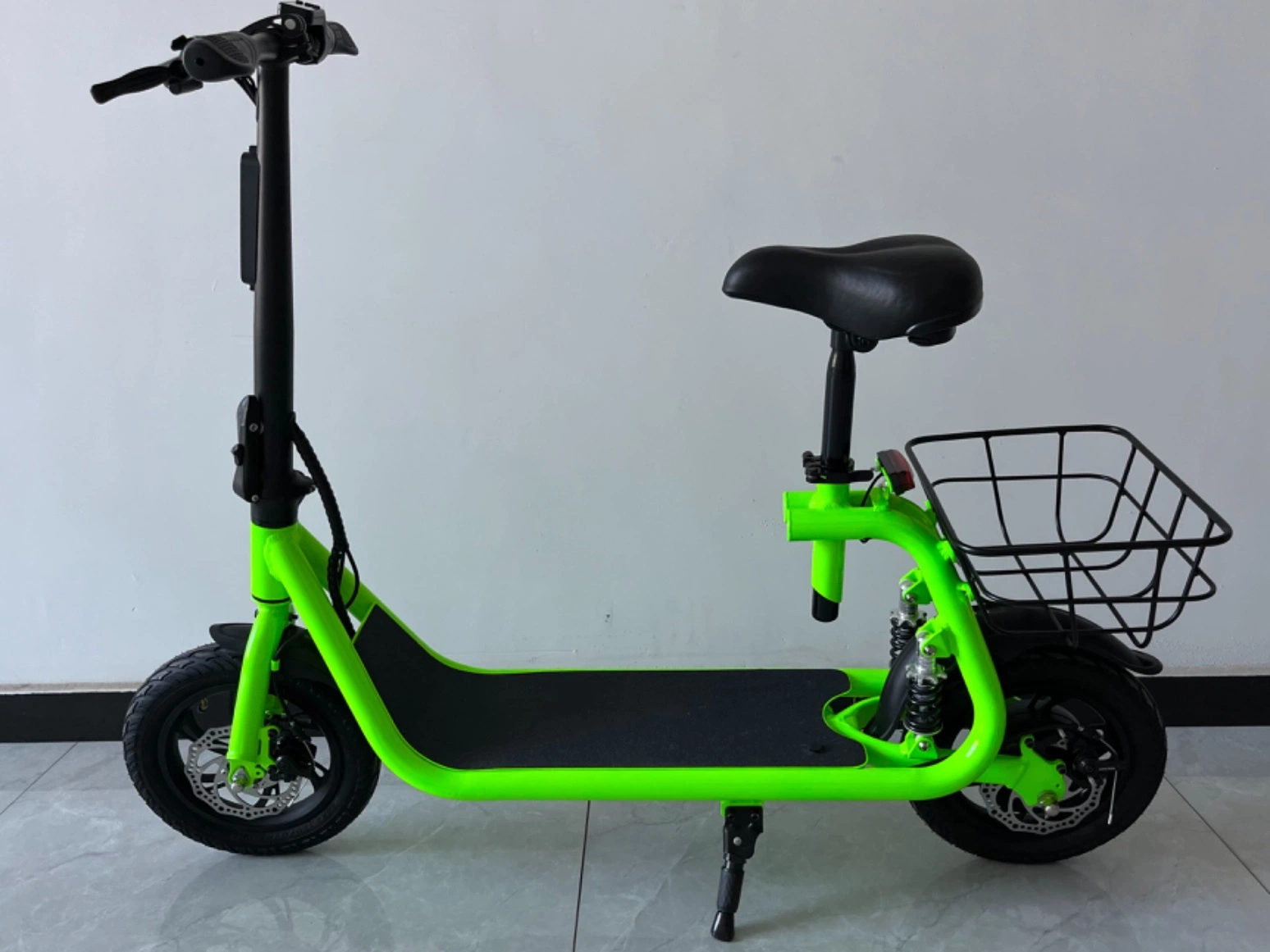 Eco-Friendly moldura em alumínio barato Mini City Bike ciclomotor de três modos de velocidade de 25km/h Maxspeed Scooter eléctrico para deslocações diárias