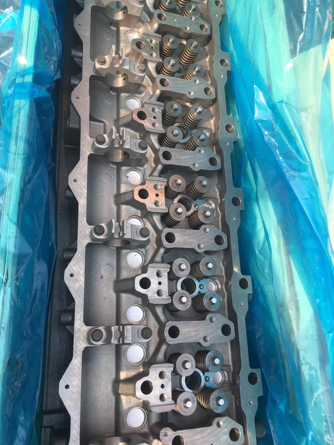 Man Engine Spare Part 51.03100-6357 Cylinder Head for D2066